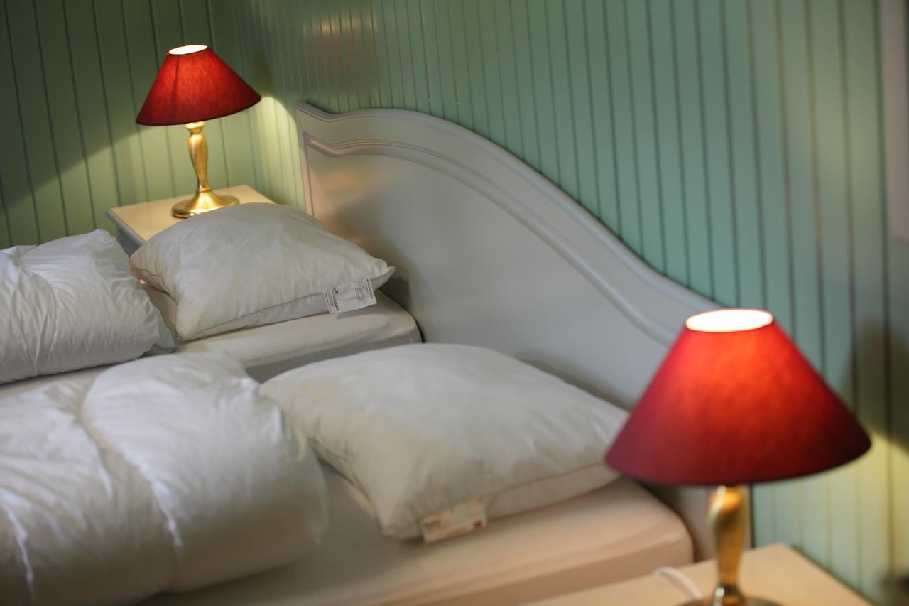 Frya Leir Hostel Bagian luar foto